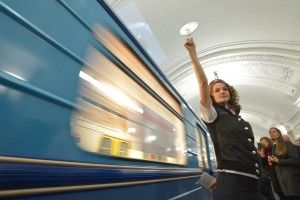 Пассажиры Московского метро получили 500 тысяч билетов с «Красной гвоздикой»