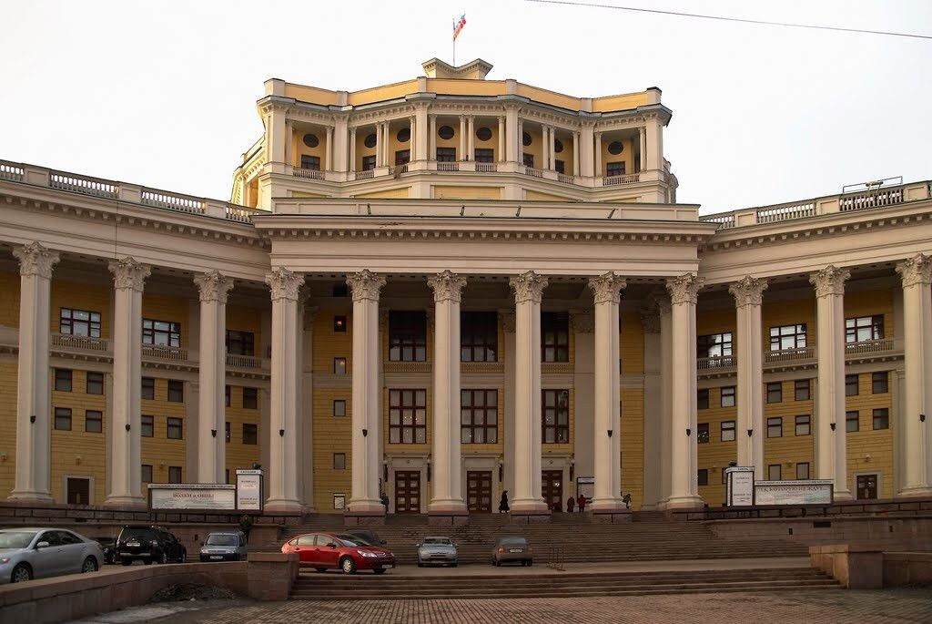 Центральный театр. Театр Советской армии Москва. Дворец Советской армии в Москве. Здание театра Российской армии в Москве. Театр военной армии Москва.