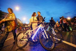 Участники ночного велопарада отразят в костюмах  «Город будущего»
