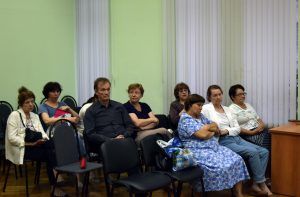 Муниципальные депутаты Мещанского района обсудили летние кафе и капремонт на заседании