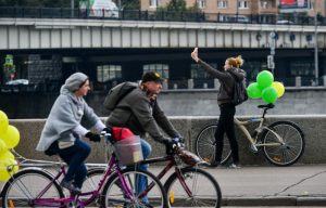 "На работу на велосипеде". Фото: "Вечерняя Москва"