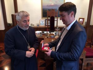 Глава управы Мещанского района встретился с архиепископом Армянской церкви. Фото: пресс-служба управы Мещанского района