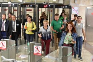 Новые турникеты появились на трех станциях метро в Мещанском районе. фото: "Вечерняя Москва"