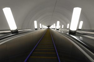 Реконструкция эскалатора завершилась на станции метро "Кузнецкий мост". фото: "Вечерняя Москва"