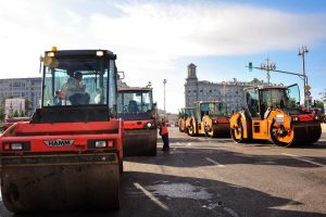 Автомобильное движение на внешней стороне Рождественского бульвара открыли после ремонта. Фото: Пелагея Замятина, "Вечерняя Москва"
