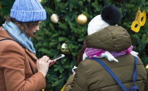 Свыше 100 тысяч человек в праздники воспользовались бесплатным Wi-Fi в центре Москвы. Фото: mos.ru