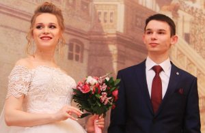 Две тысячи пар поженятся в Москве в праздничные дни. Фото: Наталия Нечаева, «Вечерняя Москва»