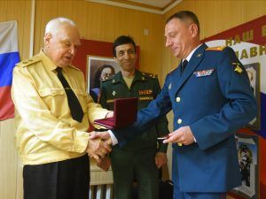 Героев наградили в военном комиссариате. Фото: Александр Кожохин, «Вечерняя Москва»