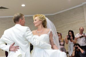 ЗАГСы Москвы зарегистрировали 1,3 тыс браков 5 и 6 июля. Фото: Пелагия Замятина, «Вечерняя москва»