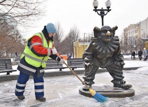 Сотрудники «Жилищника» выполнили работы по уборке снега. Фото: Наталия Нечаева, «Вечерняя Москва»