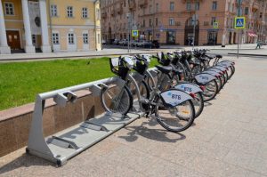 Депутат МГД Бускин: Велопрокат стал доступен во многих спальных районах столицы в 2020 году. Фото: Анна Быкова