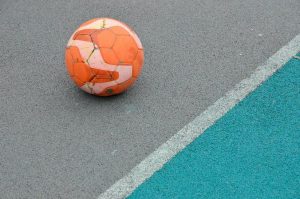 Представители филиала «Мещанский» организуют футбольную тренировку