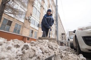 Сотрудники «Жилищника» очистили улицы района от снега. Фото: Антон Гердо, «Вечерняя Москва»