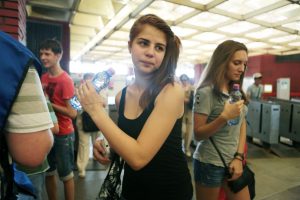 Питьевую воду бесплатно раздадут горожанам на московских вокзалах. Фото: Анна Иванцова, "Вечерняя Москва"