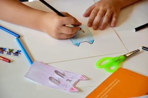 Педагоги филиала «Мещанский» пригласили родителей с детьми на кружок рисования