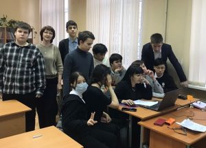 Ученики школы №1297 приняли участие в онлайн-игре по фильму. Фото со страницы школы в социальных сетях. 