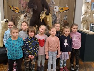 Воспитанники детского сада при школе №2107 посетили театр зверей. Фото взято из социальных сетей учебного заведения