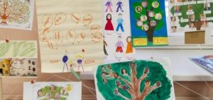 Ученики детского сада при школе №1297 презентовали «древо семьи». Фото взято из социальных сетей учебного заведения