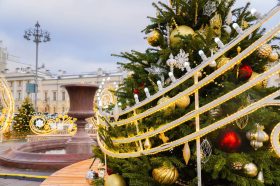 Главархив открыл выставку ретрооткрыток в районе. Фото: Ксения Догонашева, «Вечерняя Москва»