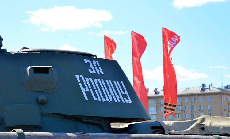 «Есть такая профессия – Родину защищать!»: в столице приглашают в вузы Минобороны. Фото: Анна Быкова, «Вечерняя Москва»