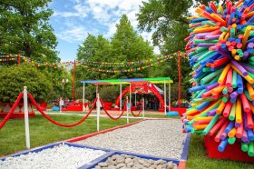 На Цветном бульваре открылись цветущие площадки. Фото: пресс-служба Департамента торговли и услуг города Москвы