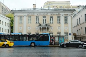 Дорожное движение временно ограничат на Садовом кольце. Фото: Анна Быкова, «Вечерняя Москва»