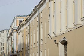 Новые фасады: завершают реставрацию доходного дома Ломакиной. Фото: Анна Быкова, «Вечерняя Москва»