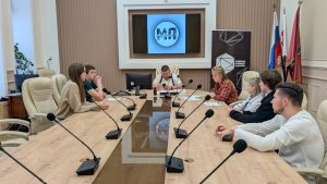 Члены Молодежной палаты Мещанского района обсудили деятельность на заседании. Фото: Telegram-канал Молодежной палаты Мещанского района