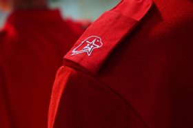 Церемония передачи копий Знамени Победы состоялась в Музее Вооруженных сил РФ. Фото: Анна Быкова, «Вечерняя Москва»