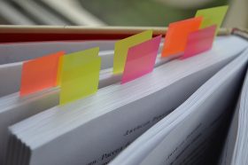 Интерактивную экскурсию «В гостях у спецбиблиотеки для слепых: прикоснись к другому миру» организуют в РГБС. Фото: Анна Быкова, «Вечерняя Москва»