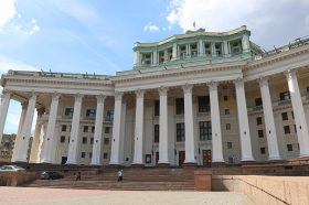 От Суворова до Дейнеки, или Спортивный диктант провели в Театре Армии. Фото: Наталья Шатохина, «Вечерняя Москва»
