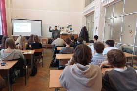 Ученики 10 «К» класса школы №2107 посетили тренинг о предпринимательстве. Фото: официальная страница школы №2107 в социальных сетях