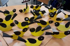 Синичкин день прошел во 2 «Г» классе школы №2107. Фото: официальная страница школы №2107 в социальных сетях