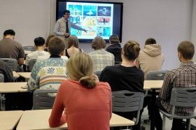 Ученики школы №2107 погрузились в тайны космической радиации с ученым из института. Фото: официальная страница школы №2107 в социальных сетях