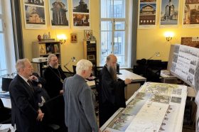 Епископ Мефодий высоко оценил проекты студентов МАРХИ. Фото: сайт МАРХИ