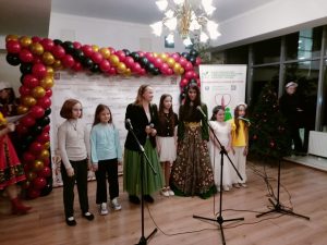 Юные вокалистки школы №2054 покорили инклюзивный фестиваль. Фото: официальная страница школы №2054 в социальных сетях