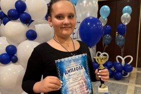 Ученица школы №2054 стала лауреатом международного конкурса в Петрозаводске. Фото: официальная старница школы №2054 в социальных сетях