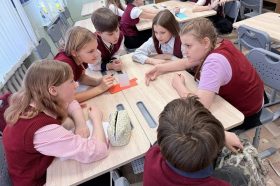 Занятия для учеников разных классов прошли в школе №2054. Фото: официальная страница школы №2054 в социальных сетях