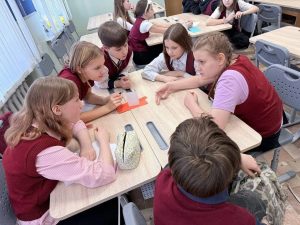 Занятия для учеников разных классов прошли в школе №2054. Фото: официальная страница школы №2054 в социальных сетях